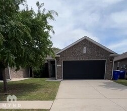 Building Photo - 1111 Merlin Dr
