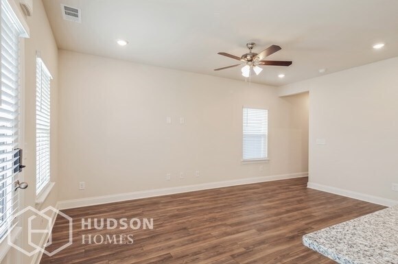 Foto del edificio - NEW CONSTRUCTION NOW AVAILABLE! - 1425 Jap...