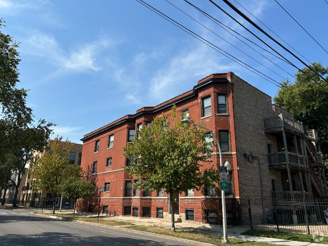 Building Photo - 1140 E Marquette Rd