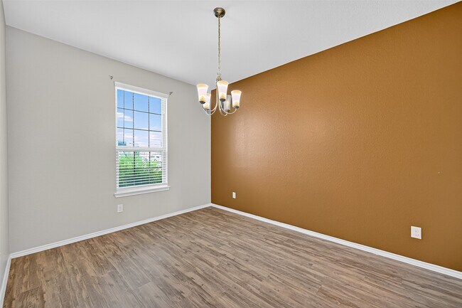 Foto del edificio - 6023 Briarstone Bay Dr
