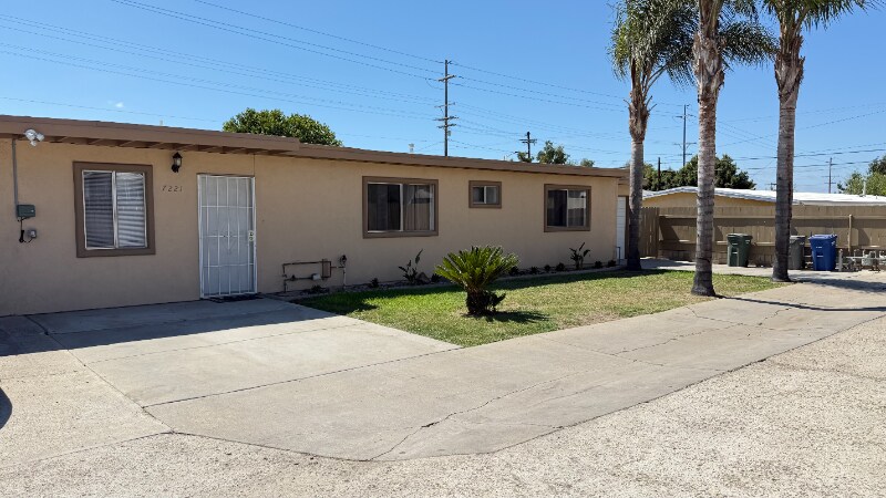 Foto principal - 7750 1/2 Central Ave