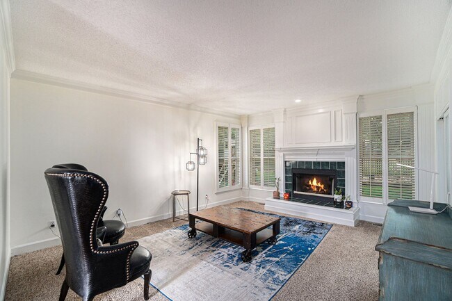 Foto del edificio - 4 Bed 5 Bath home in Overland Park