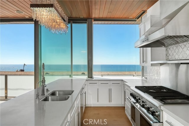 Building Photo - 3316 Crest Dr