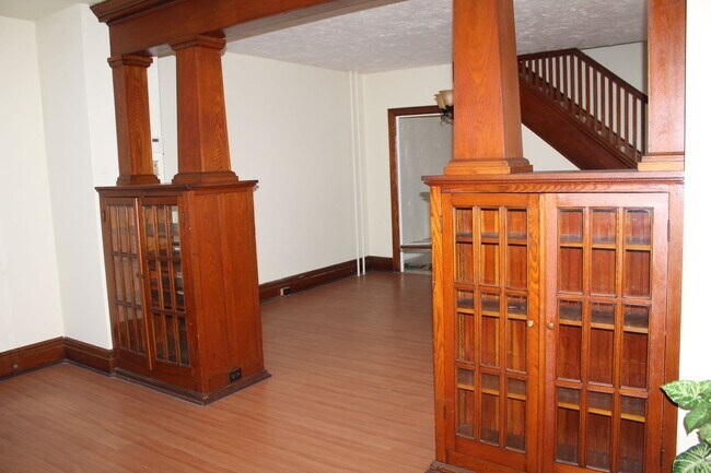 Foto del edificio - 2 Story Duplex