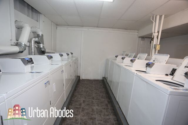 Foto del edificio - 953 W Cornelia Ave