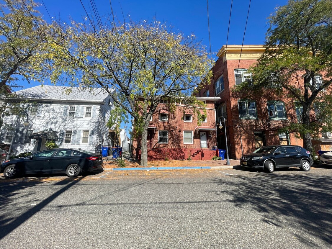 Primary Photo - 26-28 E Pine St.