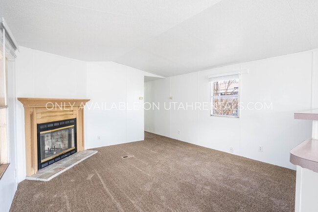 Foto del edificio - 440 W Main St