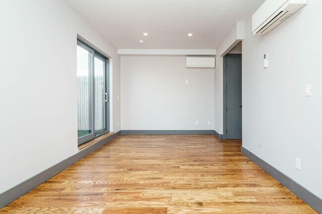 Building Photo - 1461 Gates Ave