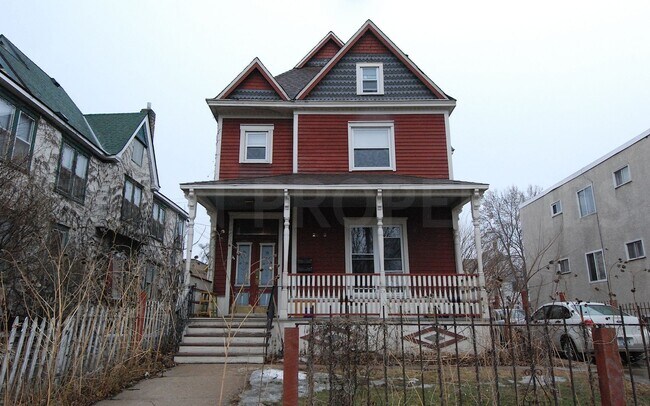 Foto del edificio - 2533 Lyndale Ave S