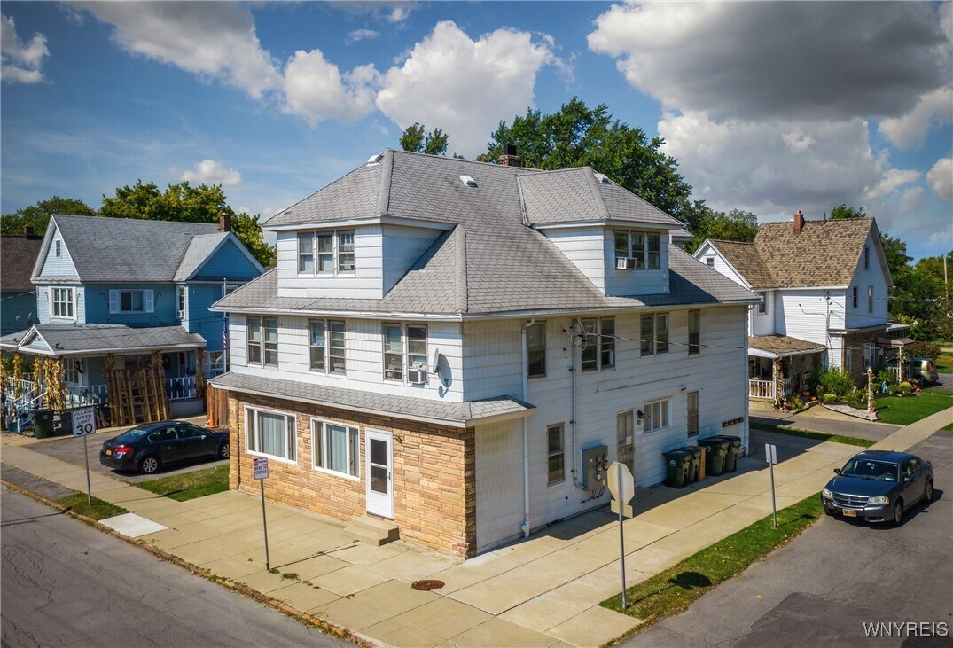 Foto principal - 90 Laverack Ave