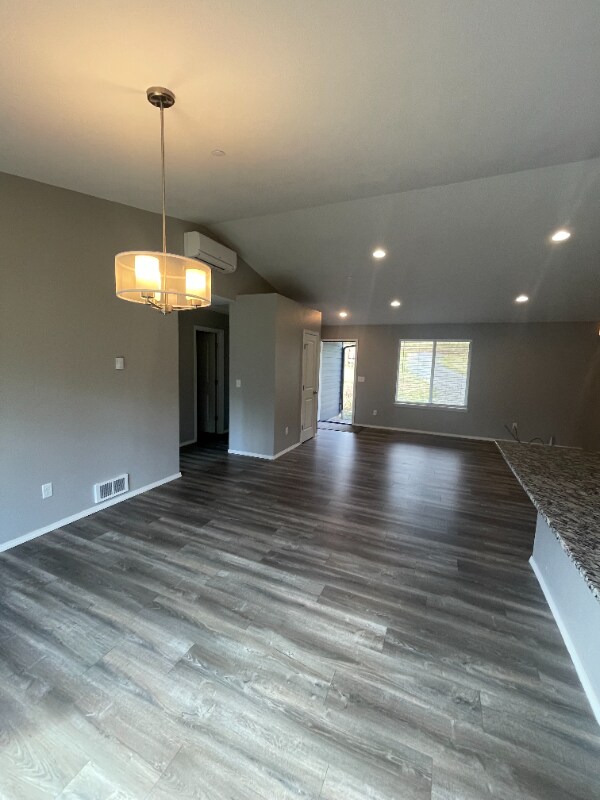 Building Photo - 501 Hooper Rd