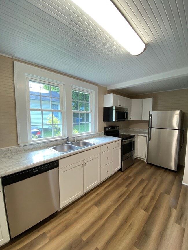 Foto del edificio - Recently renovated bungalow close to downt...