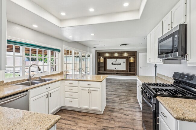 Foto del edificio - 17135 Buttonwood St