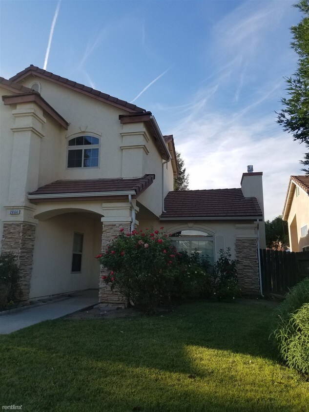Foto del edificio - 2864 E Cromwell Ave