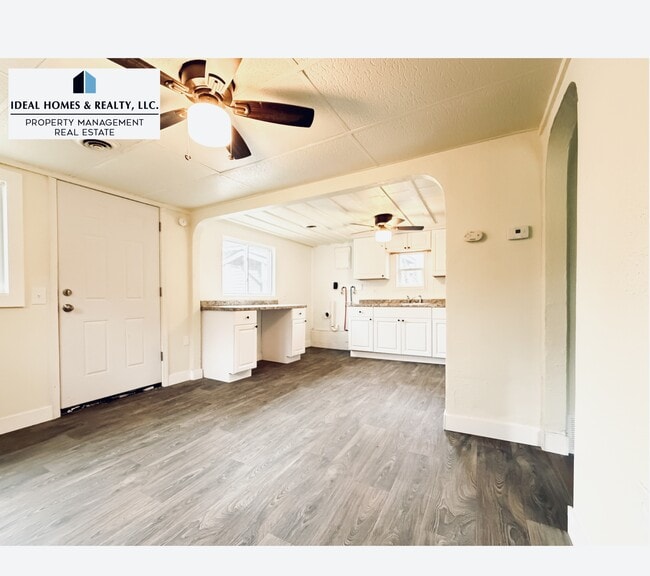 Foto del edificio - 4137 Corbin Dr