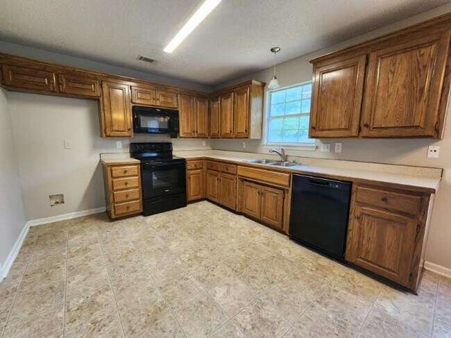 Building Photo - 366 Hickory Grove St