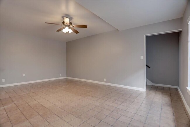 Foto del edificio - 2806 Greenbriar Dr