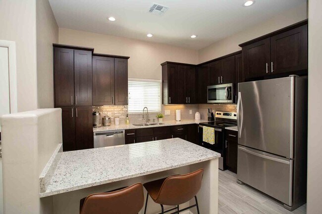 Foto del edificio - 915 W 21st St