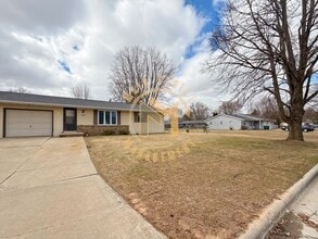Building Photo - 1240 Shepherds Path