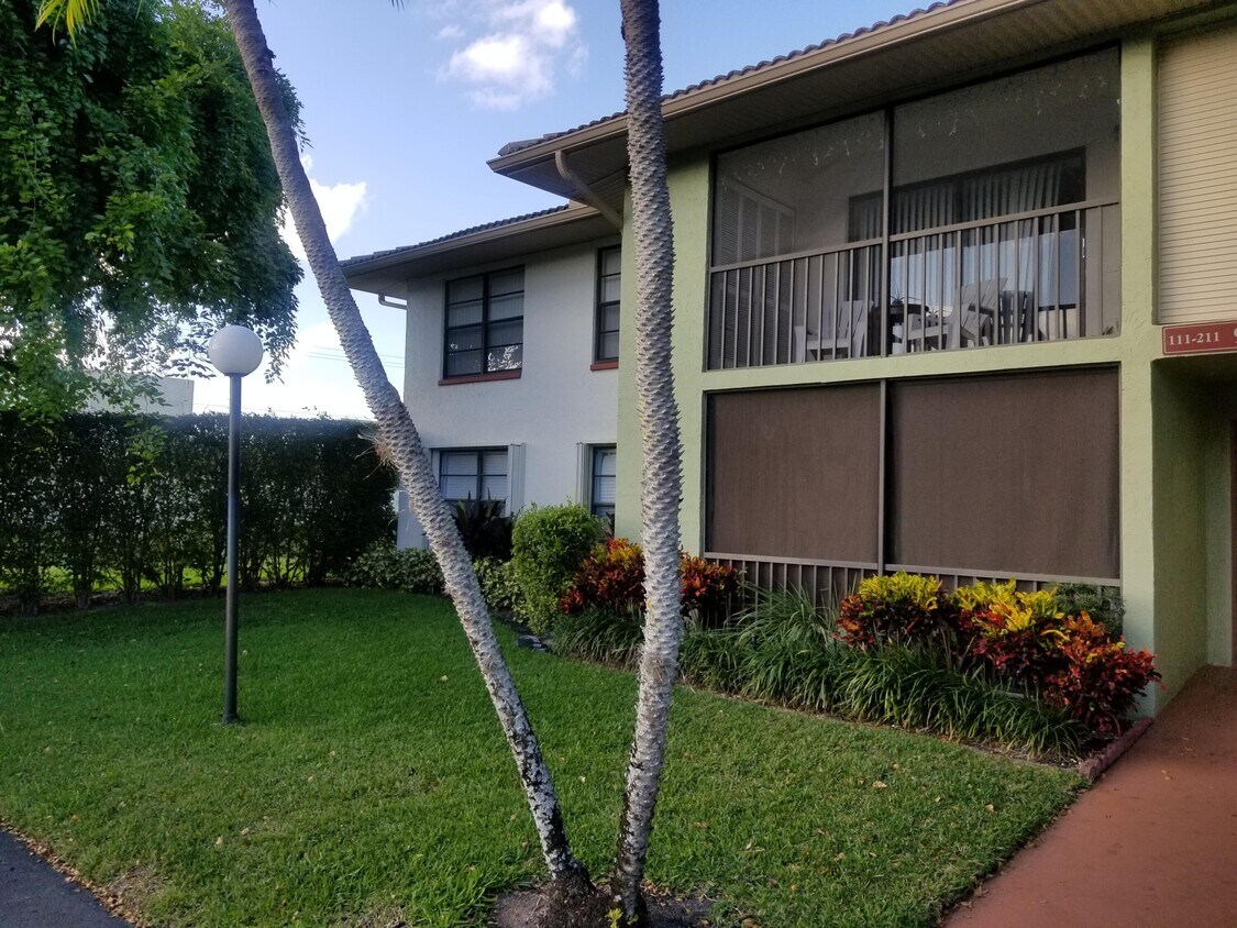 Primary Photo - 9905 Pineapple Tree Dr