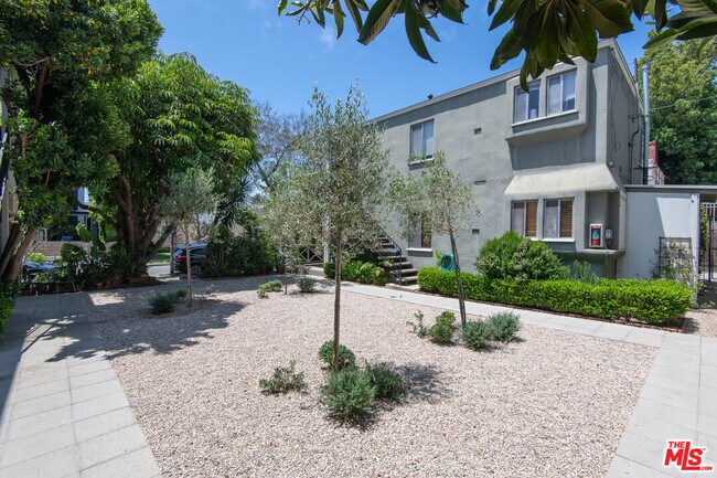 Foto del edificio - 9025 Rangely Ave