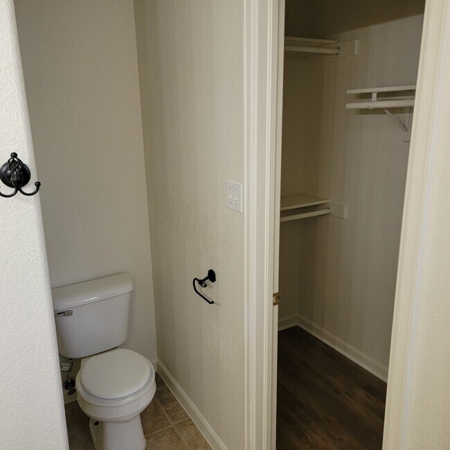 Foto del edificio - 379 W Baldwyn Dr