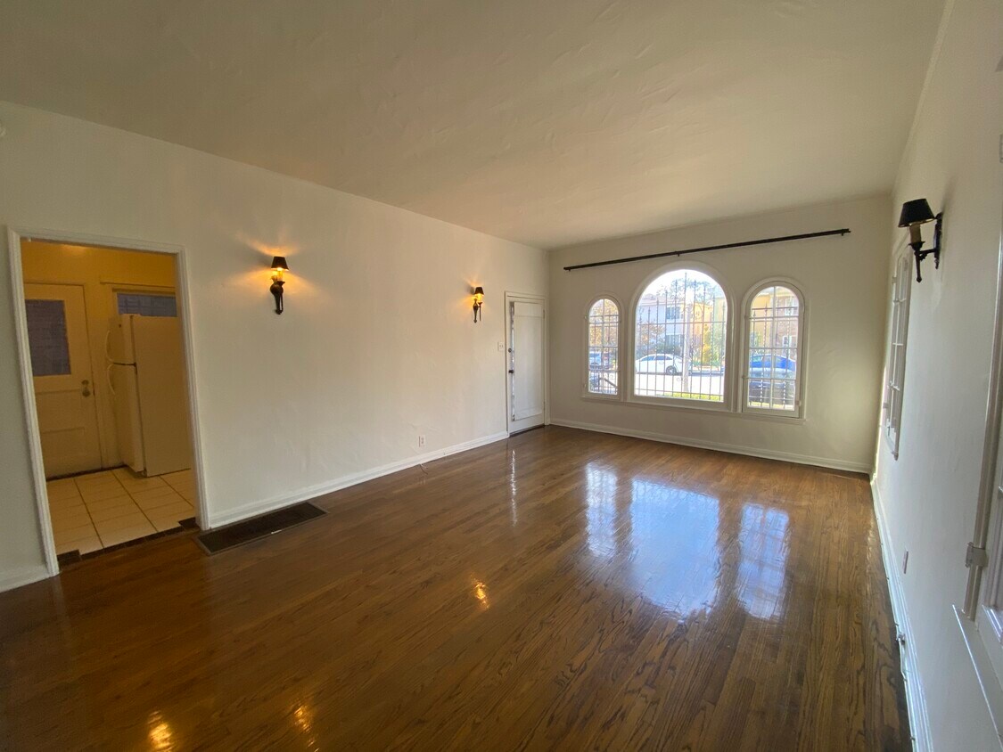 Foto principal - 726 S Mansfield Ave