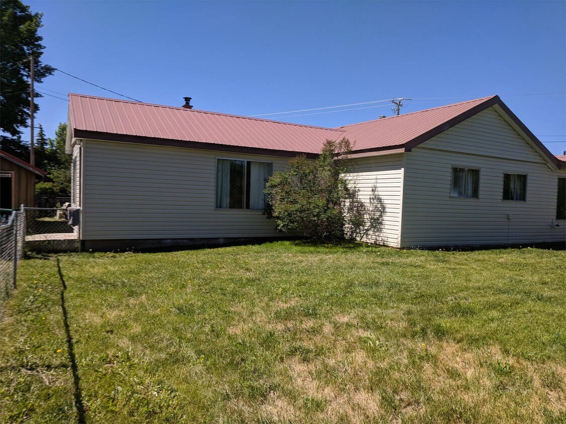 Primary Photo - 134 B St
