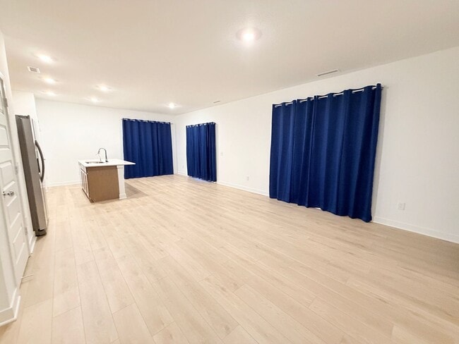 Foto del edificio - 890 Norfolk Ln