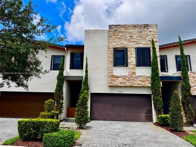 Foto del edificio - 7924 NW 105th Ave