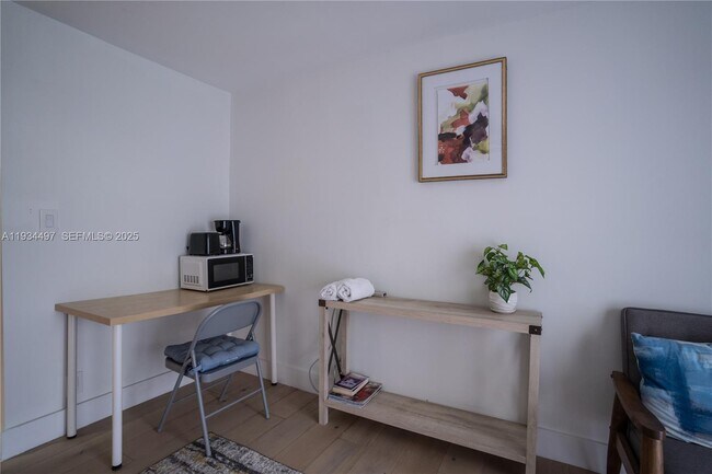 Foto del edificio - 347 NE 110th St