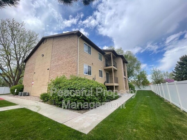 Building Photo - 808 Cedar Pine Court Apt 11 - 1