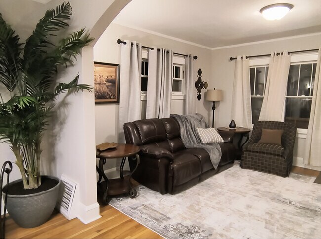 Foto del edificio - 607 7th Ave SE