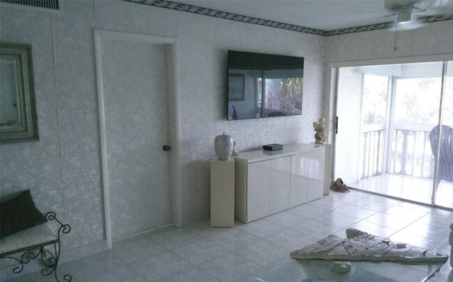 Foto del edificio - 460 Paradise Isle Blvd