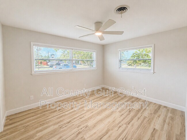 Building Photo - 219 Glen Oak Rd