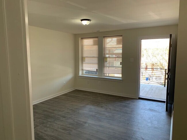 Foto del edificio - 6022 Catharine St