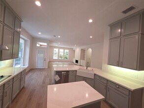 Building Photo - 6 Cheshire Glen Ct