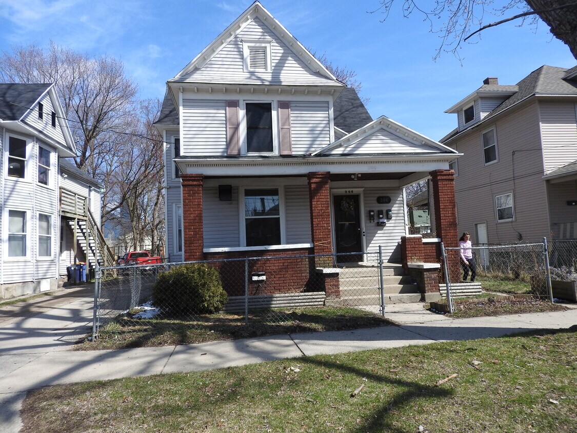 Foto principal - 306 Gold Ave NW