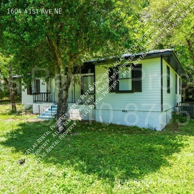 Foto del edificio - 1604 41st Ave NE