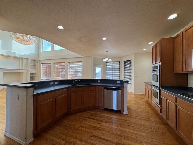 Foto del edificio - Whole Lotta Home in Stetson Hills!