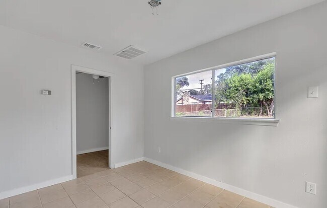 Foto del edificio - 4015 Goshen Pass St
