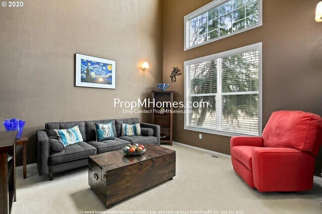 Foto del edificio - Spacious Three Bedroom Home in Aloha!