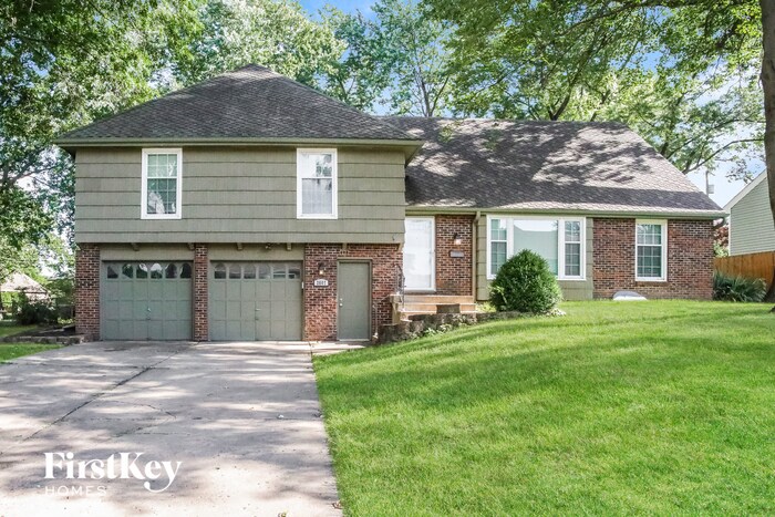 Primary Photo - 2607 NE 69th Terrace