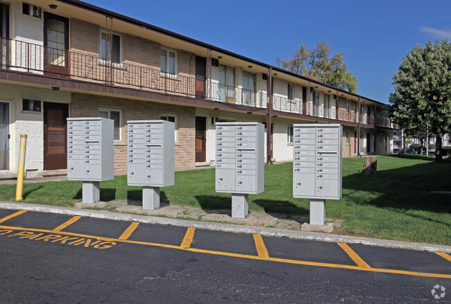 Building Photo - Forest Hills Apartments