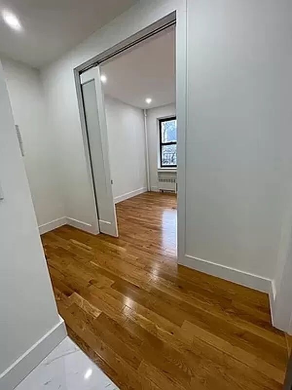 Building Photo - 568 Ninth Avenue