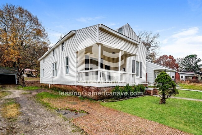 Building Photo - 6715 2nd Ave S