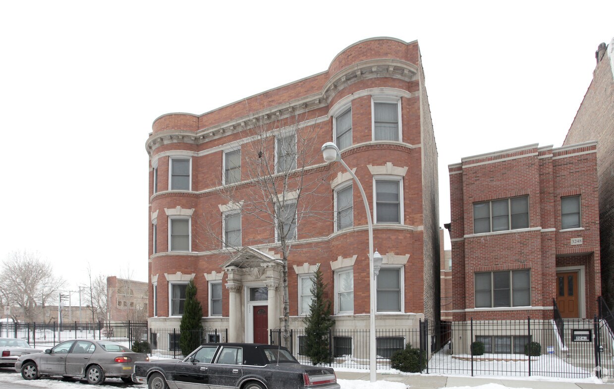 Building Photo - 3250-3252 S Prairie Ave