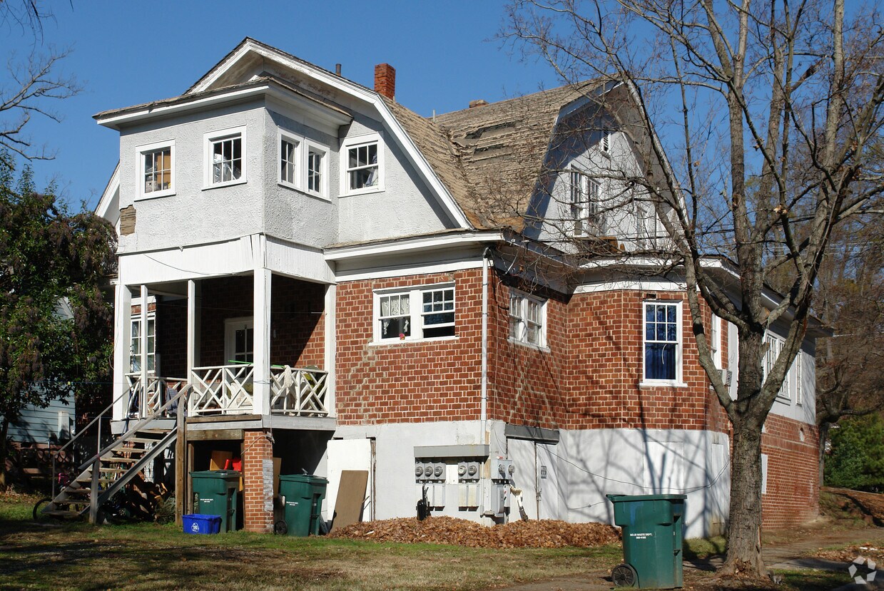 Building Photo - 110 E Markham Ave