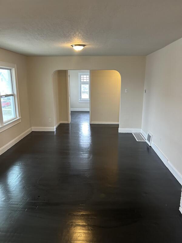 Building Photo - 1331 S Chestnut Ave