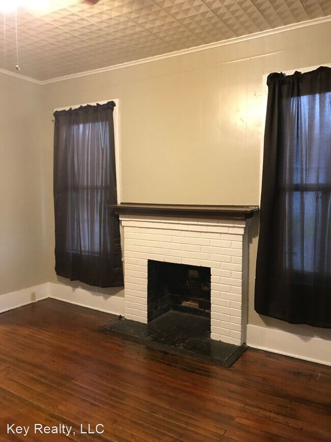 Building Photo - 3 br, 1 bath House - 1829 Day St.